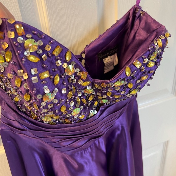 Dave & Johnny bejeweled purple prom dress, size 4. - Picture 6 of 7